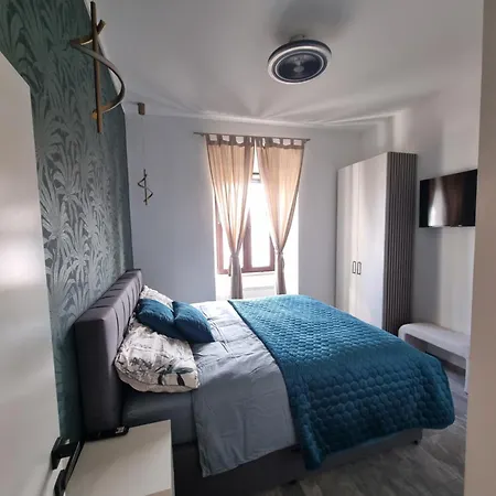 Apartman In Vatroslava Lisinskog Street, *