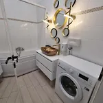 Apartamento In Vatroslava Lisinskog Street, *