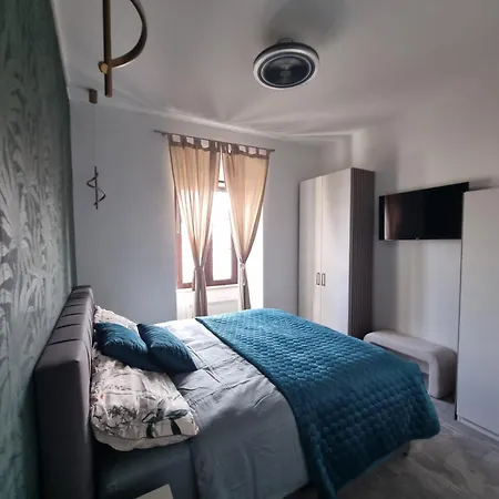 Apartment In Vatroslava Lisinskog Street, *