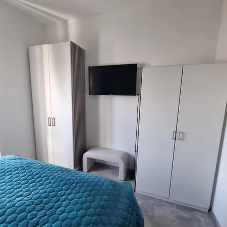 In Vatroslava Lisinskog Street, Apartment *