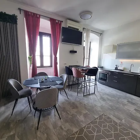 In Vatroslava Lisinskog Street, Apartamento