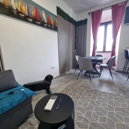 Apartmán In Vatroslava Lisinskog Street,