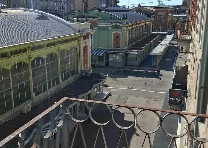 In Vatroslava Lisinskog Street, Appartamento *