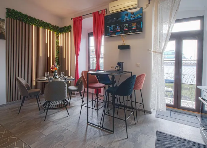 In Vatroslava Lisinskog Street, Appartement *